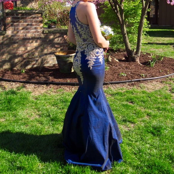 PROM DRESS - Picture 2 of 2